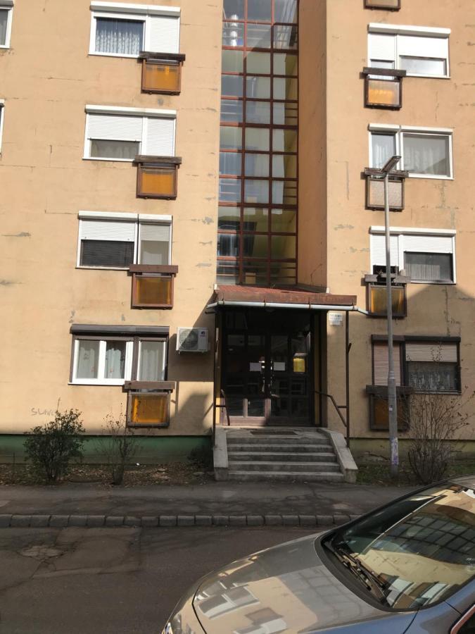 Zen Apartman Solnok Dış mekan fotoğraf